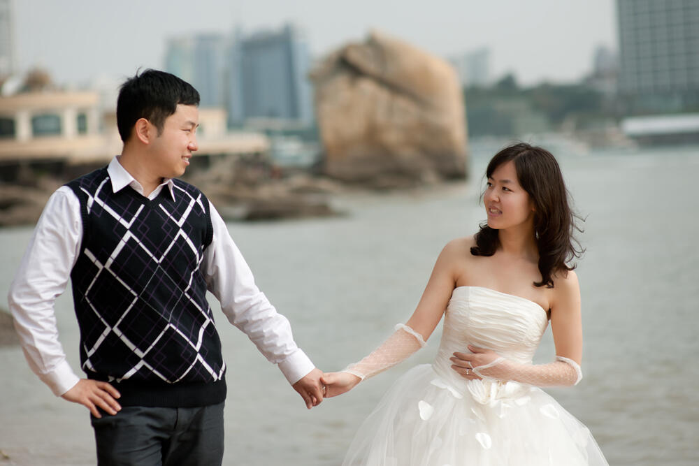 夫妻备案的房产离婚怎么办