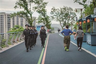 直接去海陵区经侦大队备案就行